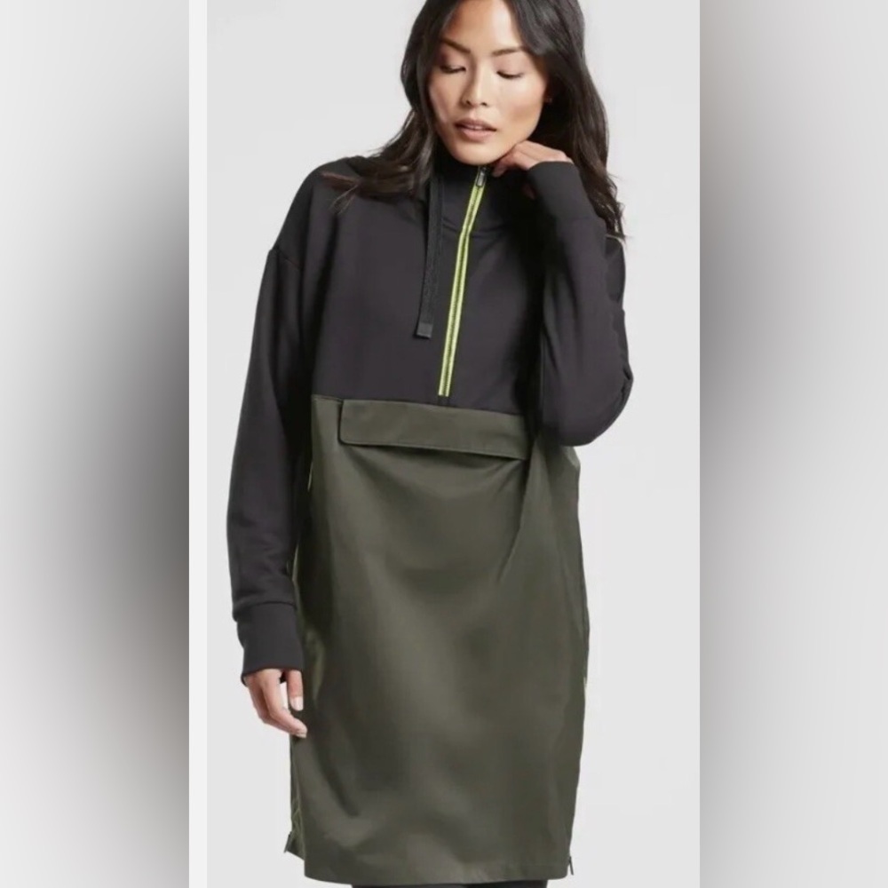 Athleta Black and Green Long Sleeve Raglan Mock Neck Athletic Dress